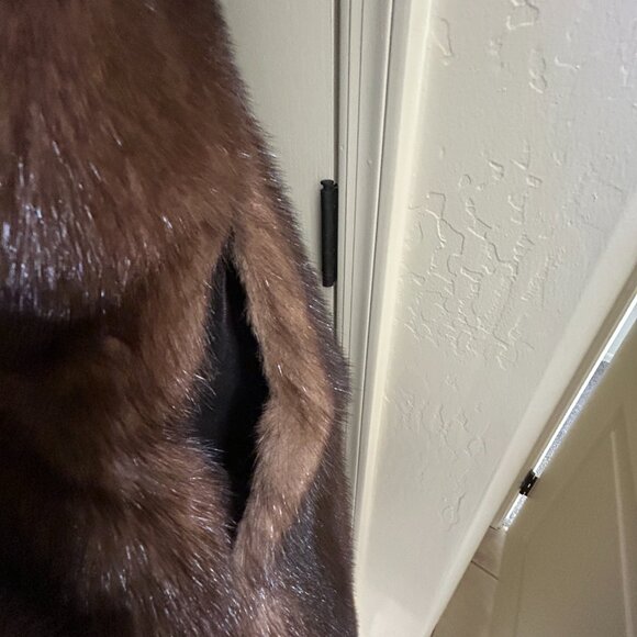 Full length mink coat - Picture 7 of 14